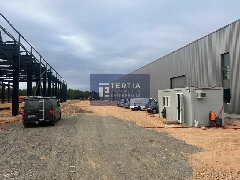 Local d’activités dans Vailhauquès à louer - Photo de la construction – Image 3 sur 6