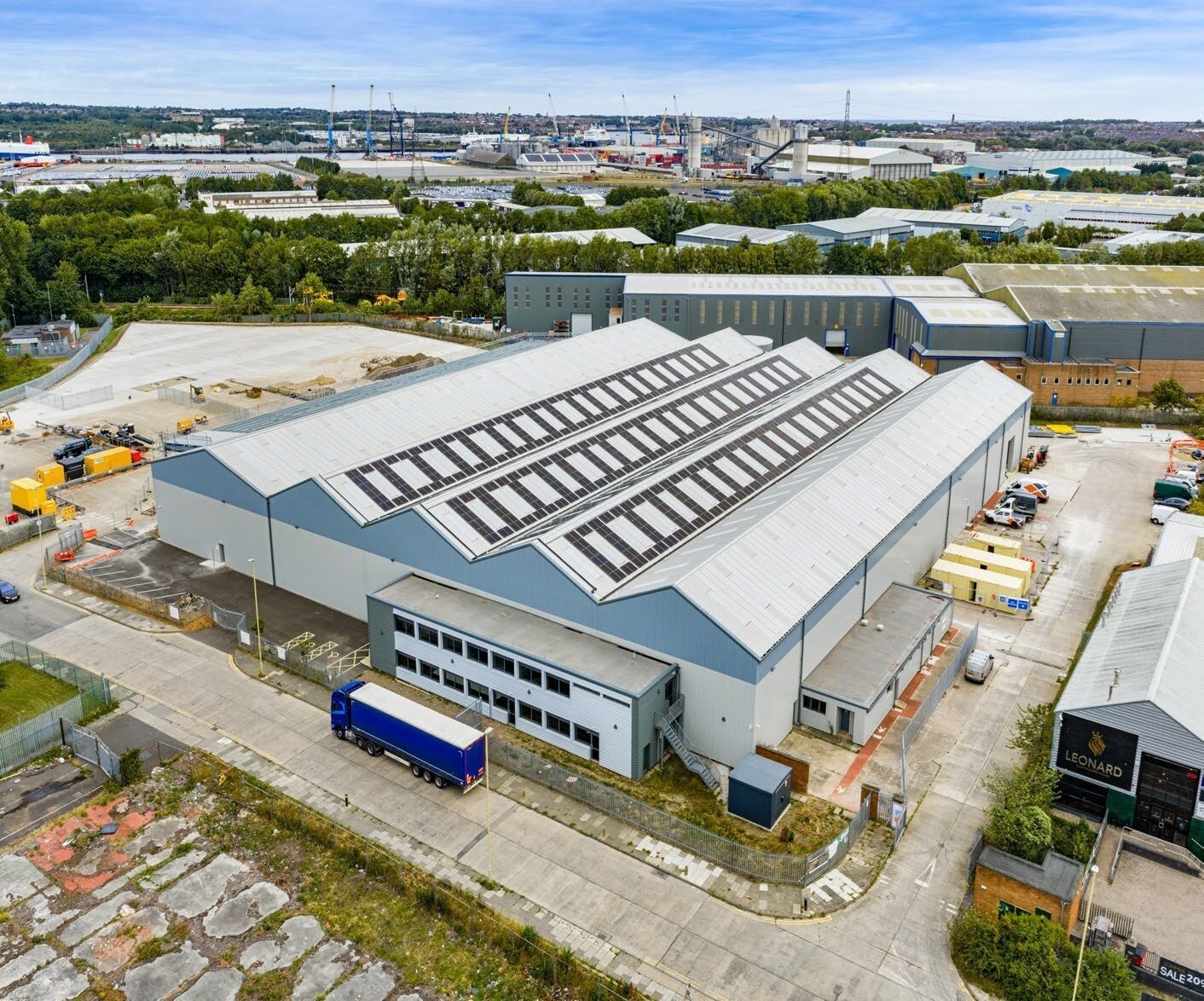 INFINITY PORTFOLIO portefeuille de 3 biens à vendre sur LoopNet.fr Photo de l’immeuble– Image 1 sur 23