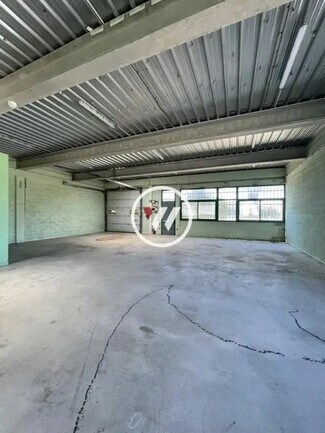 Plus de détails pour Local d'activités à louer