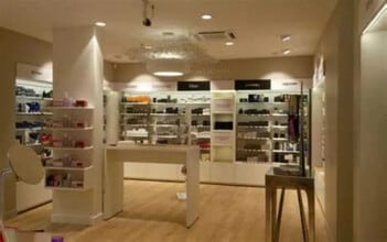 Local commercial dans Clamart à louer Photo intérieure– Image 2 sur 3