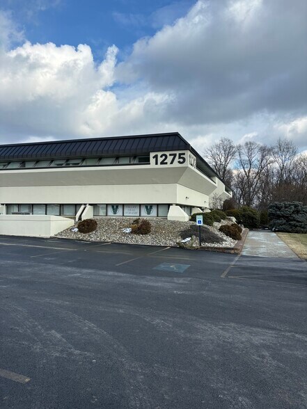 1275 S Cedar Crest Blvd, Allentown, PA à louer - Photo de l’immeuble – Image 2 sur 3