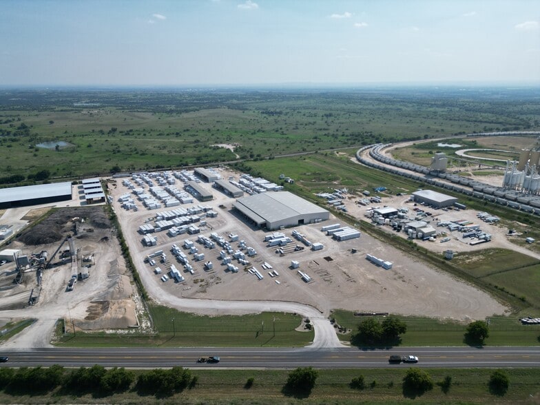 2400 N Cresson Hwy, Cresson, TX à louer - Photo de l’immeuble – Image 2 sur 6