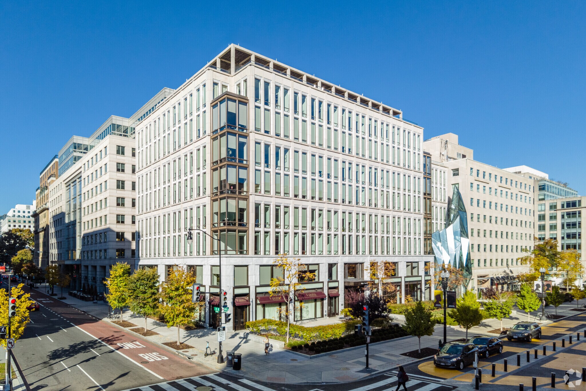 900 16th St NW, Washington, DC à louer Photo de l’immeuble– Image 1 sur 10