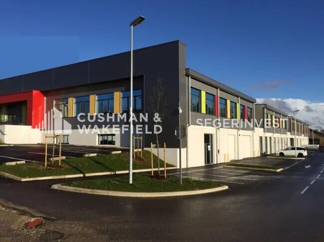 Plus de détails pour Local d’activités à vendre