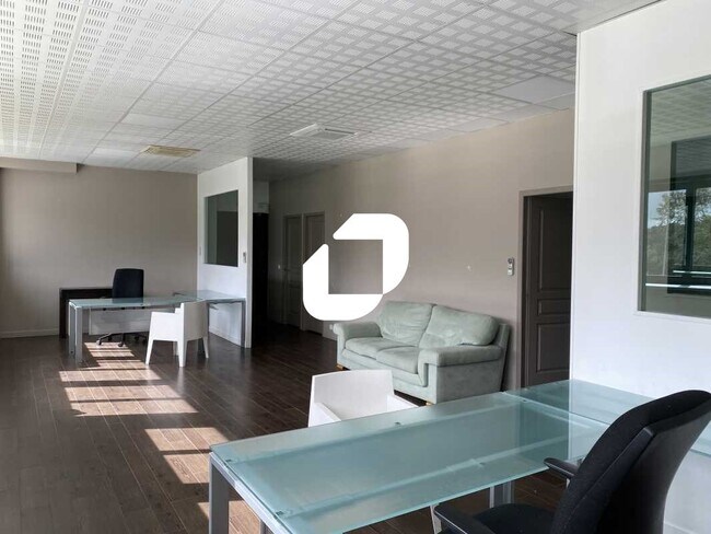 Plus de détails pour Bureau à louer