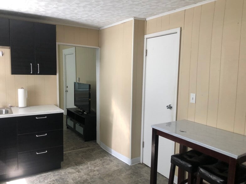 10 Units Champaign IL - 2 Adjacent Prop portefeuille de 2 biens à vendre sur LoopNet.fr - Photo intérieure – Image 3 sur 31