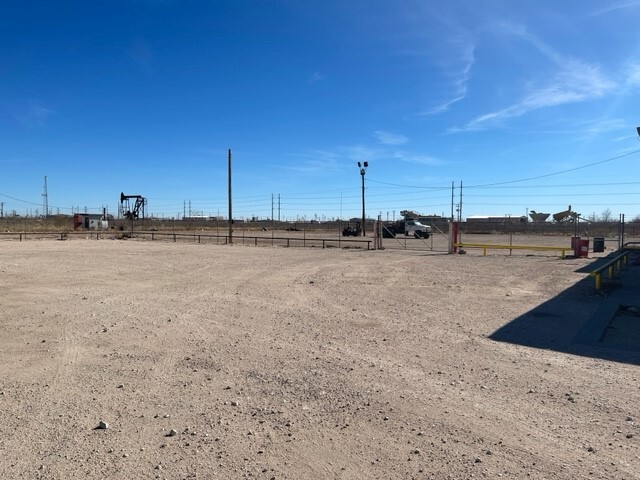 3813 W 42nd St, Odessa, TX à louer - Photo de l’immeuble – Image 3 sur 12