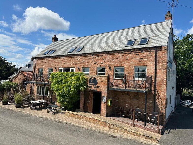 154 Reservoir Rd, Surfleet à vendre - Photo de l’immeuble – Image 2 sur 18