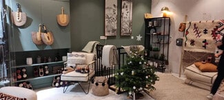 Plus de détails pour Local commercial à louer