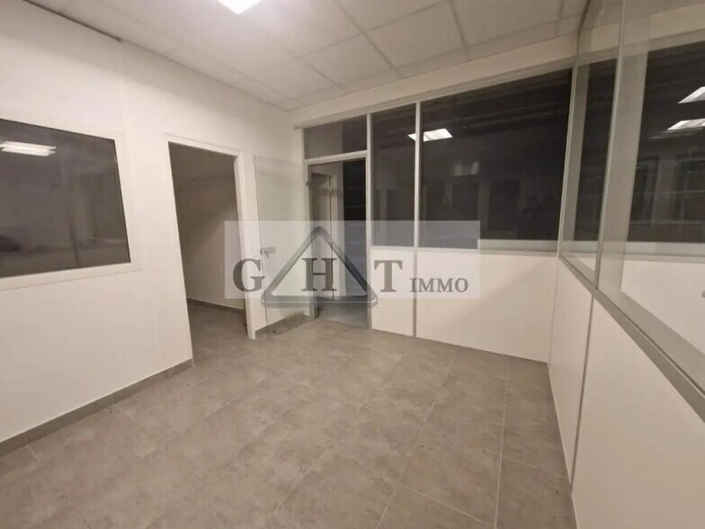 Bureau dans Sarcelles à louer - Photo de l’immeuble – Image 1 sur 6