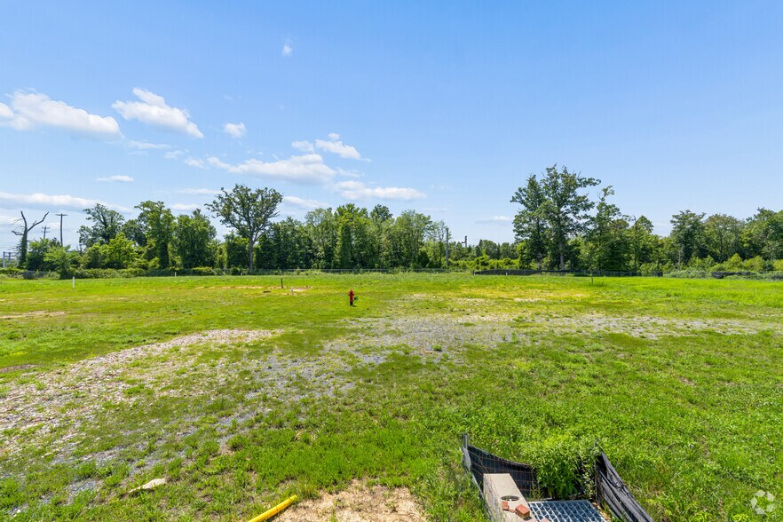 6151 Allentown Rd, Camp Springs, MD à vendre - Photo de l’immeuble – Image 3 sur 8