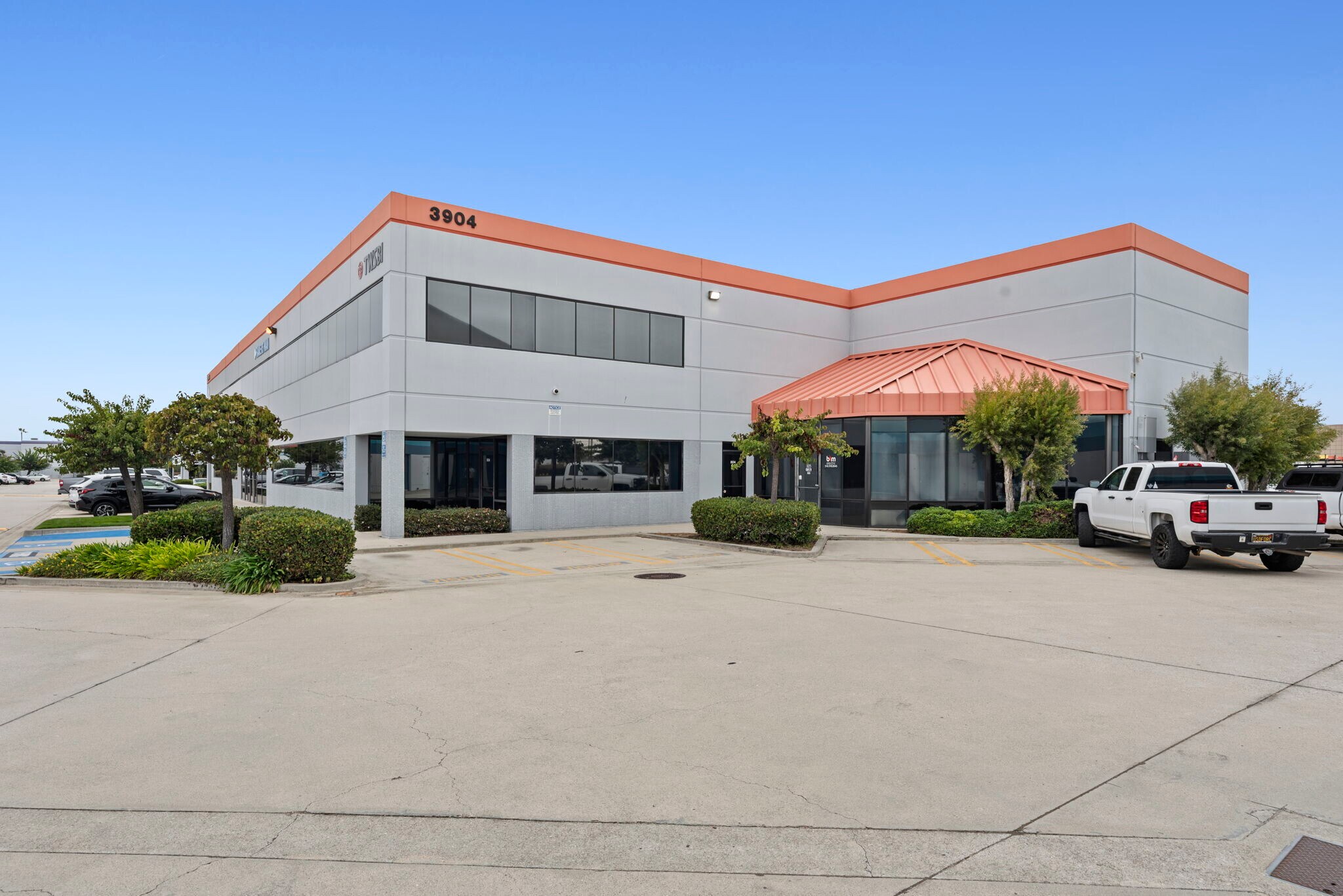 3882 Del Amo Blvd, Torrance, CA à louer Photo de l’immeuble– Image 1 sur 10
