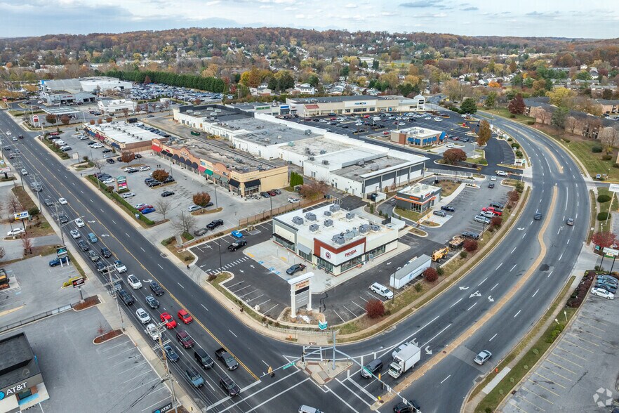 122-150 Cranbrook Rd, Cockeysville, MD à louer - Photo de l’immeuble – Image 1 sur 21