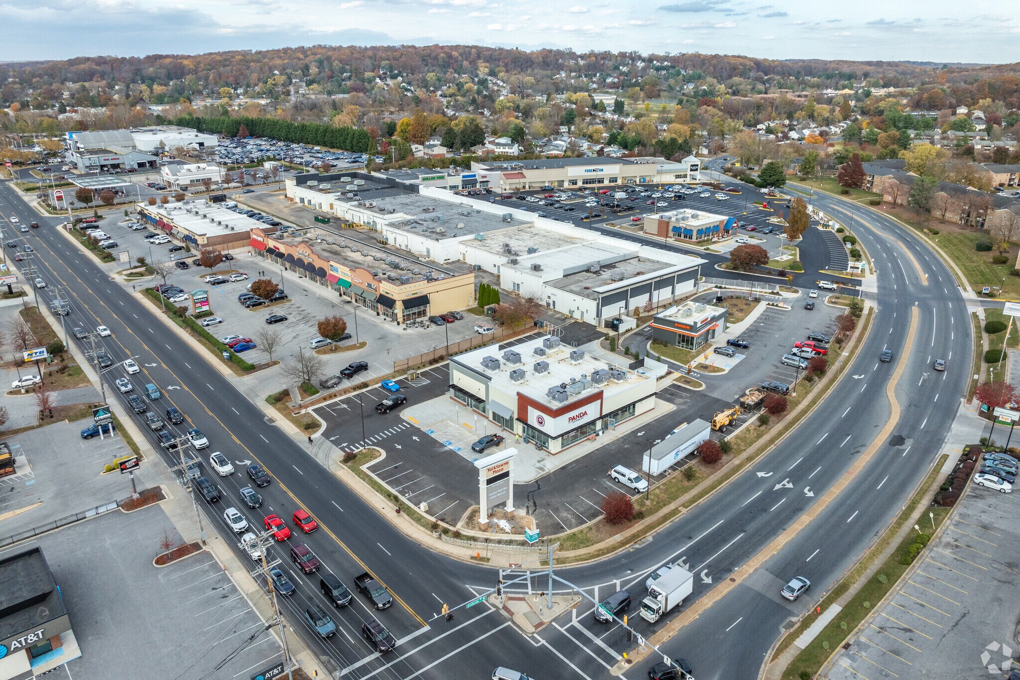 122-150 Cranbrook Rd, Cockeysville, MD à louer Photo de l’immeuble– Image 1 sur 23