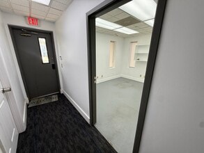 911 S 8th St, Fernandina Beach, FL à louer Photo intérieure– Image 2 sur 6