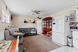 Plus de détails pour 7663 Industrial Way, Agassiz, BC - Industriel/Logistique à vendre