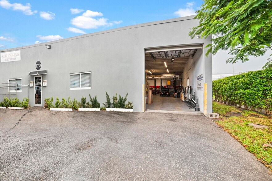 170 NW 16th St, Boca Raton, FL à vendre - Photo de l’immeuble – Image 3 sur 16