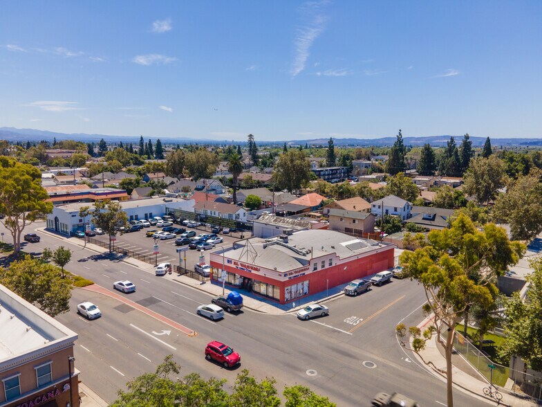 506 E First St, Santa Ana, CA à vendre - Photo de l’immeuble – Image 2 sur 7