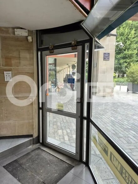 Local commercial dans Épernay à vendre - Hall d’entrée – Image 3 sur 5