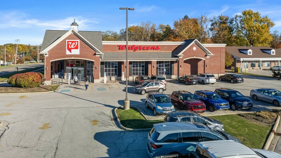 95 W Garfield Rd, Aurora, OH à vendre - Photo de l’immeuble – Image 3 sur 9