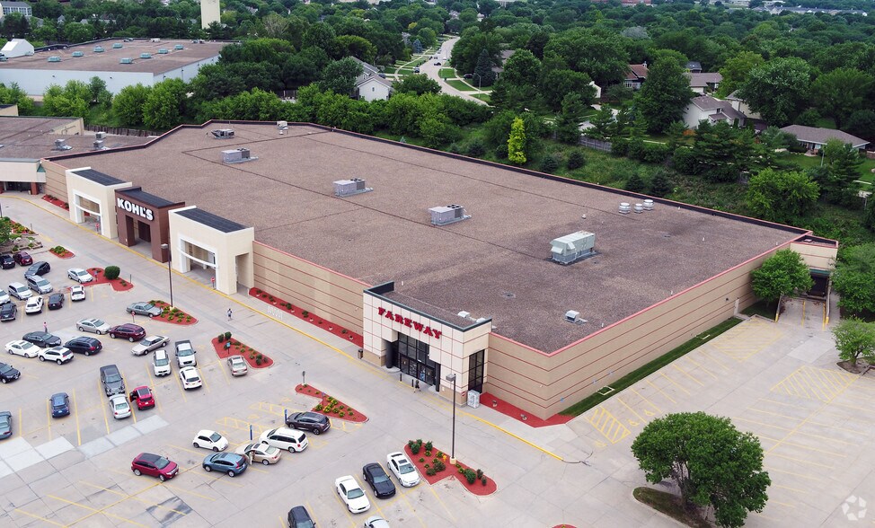 10201 University Ave, Clive, IA à vendre - Aérien – Image 2 sur 7
