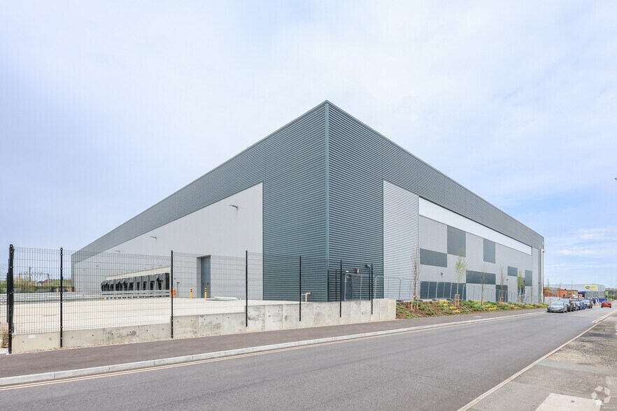 Third Av, Milton Keynes à louer - Photo de l’immeuble – Image 1 sur 11