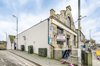 Plus de détails pour 13 Bethel St, Brighouse - Local commercial à louer