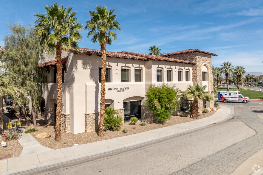 51625 Desert Club Dr, La Quinta, CA à louer - Photo de l’immeuble – Image 2 sur 10