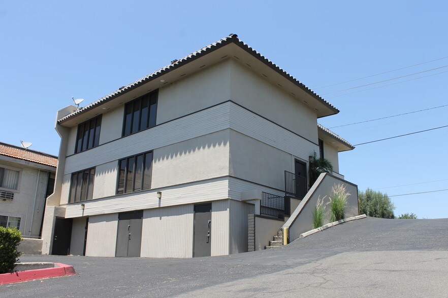536 E Lincoln Ave, Orange, CA à louer - Photo de l’immeuble – Image 3 sur 5