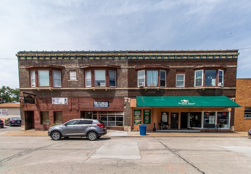 609-615 15TH Avenue, East Moline, IL à vendre - Photo principale – Image 1 sur 28