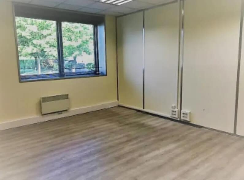 Bureau dans Nanterre à louer - Photo intérieure – Image 2 sur 8