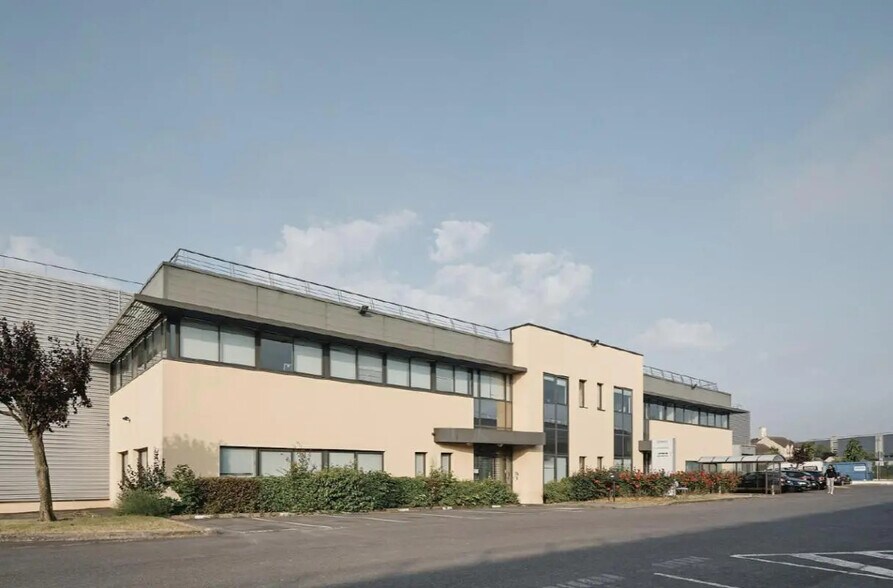 Industriel/Logistique dans Le Mesnil-Amelot à louer - Photo de l’immeuble – Image 2 sur 14