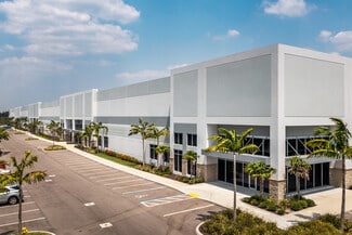 Plus de détails pour 10400 Meridian Center Pky, Fort Myers, FL - Industriel/Logistique à louer