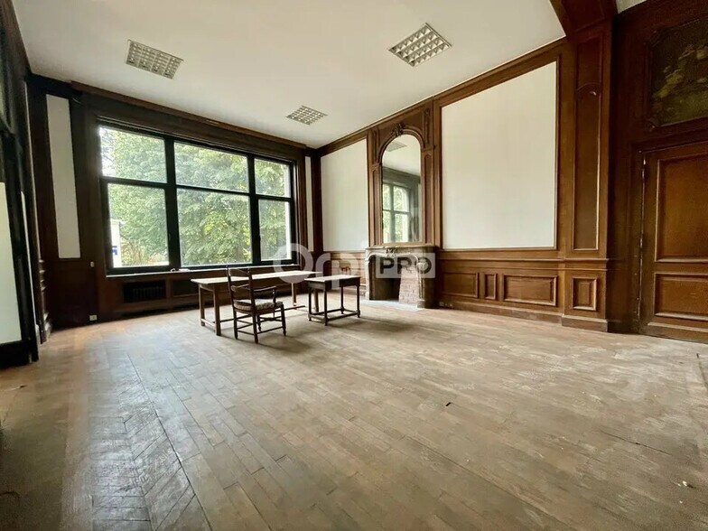 Bureau dans Roubaix à louer - Photo de l’immeuble – Image 3 sur 7