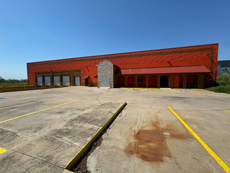 6612 S 28th St, McAllen, TX à louer - Photo de l’immeuble – Image 1 sur 17