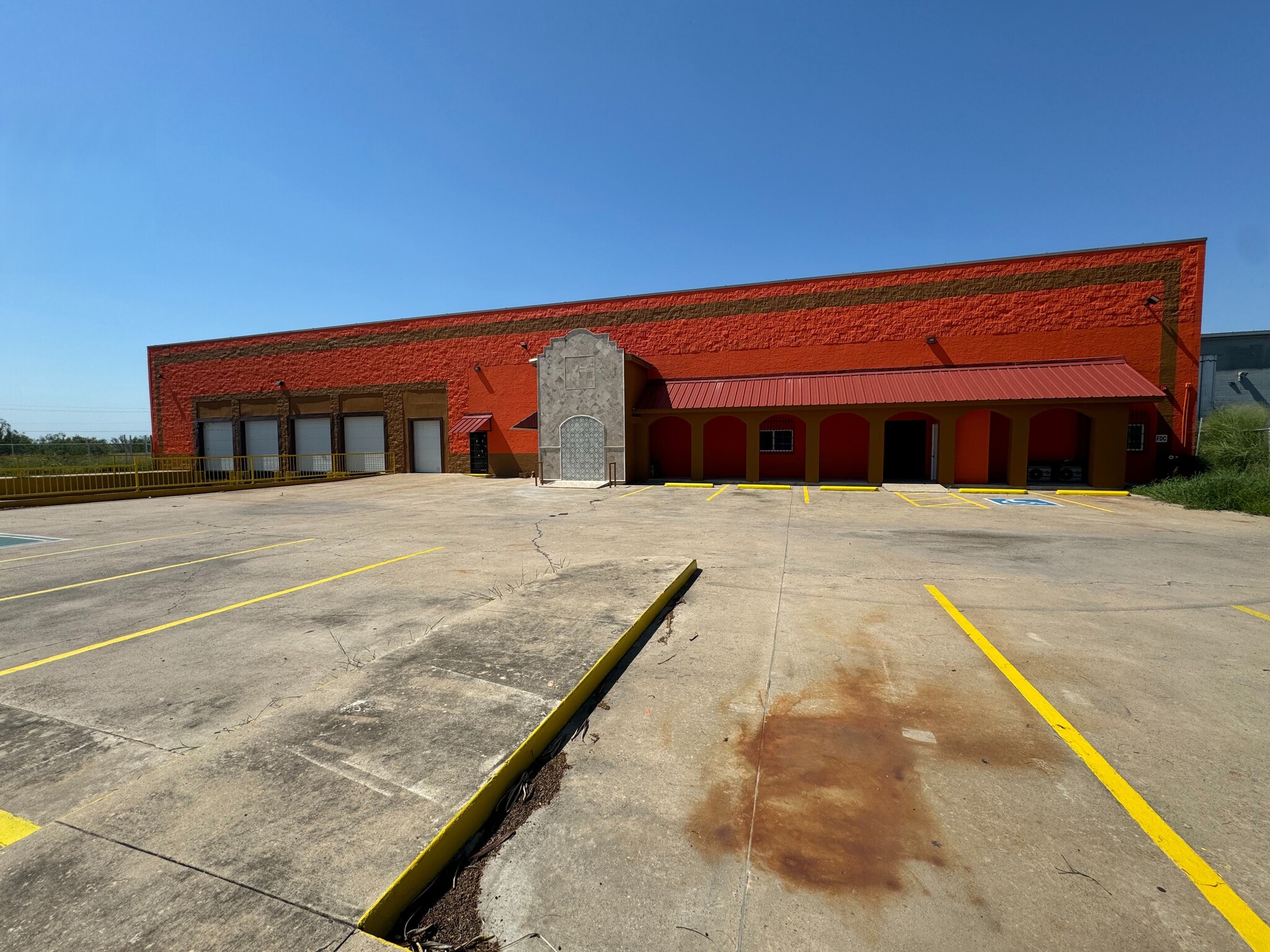 6612 S 28th St, McAllen, TX à louer Photo de l’immeuble– Image 1 sur 18