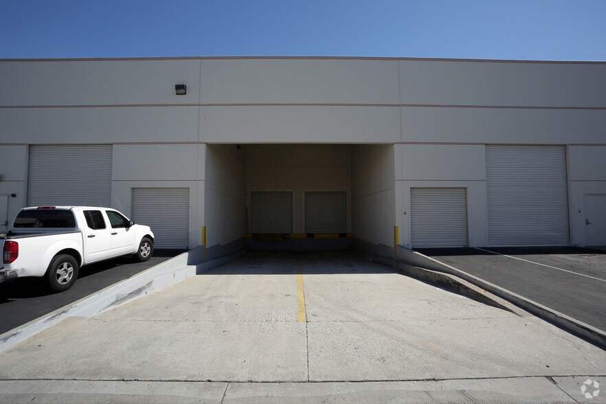 4587-4591 Firestone Blvd, South Gate, CA à louer - Photo de l’immeuble – Image 3 sur 4