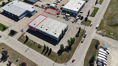 7679 Edgar Industrial Crt, Red Deer, AB à louer Photo de l’immeuble– Image 1 sur 4