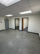 1133 Flightway Dr, De Pere, WI à louer Photo intérieure– Image 2 sur 3