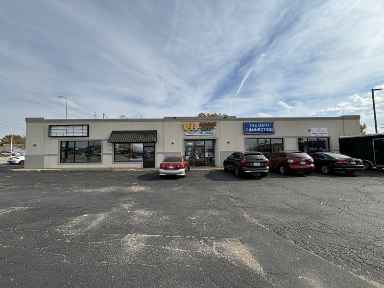 4218 N Sheridan Rd, Peoria, IL à louer - Photo de l’immeuble – Image 1 sur 6