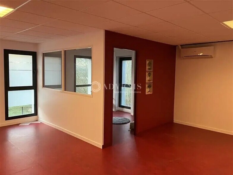 Bureau dans Bourges à louer - Photo de l’immeuble – Image 1 sur 5