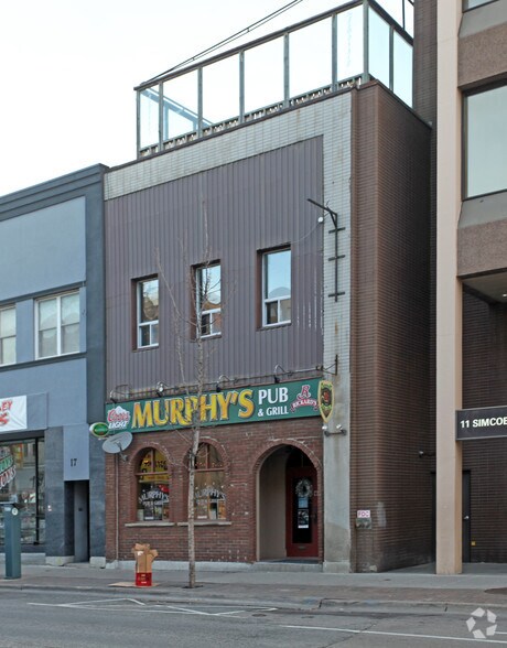 15 Simcoe St N, Oshawa, ON à vendre - Photo principale – Image 1 sur 2