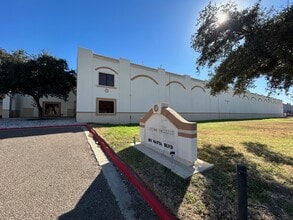 502 Nafta Blvd, Laredo, TX à louer Photo de l’immeuble– Image 2 sur 3