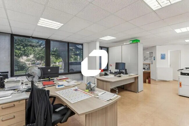 Plus de détails pour Bureau à louer