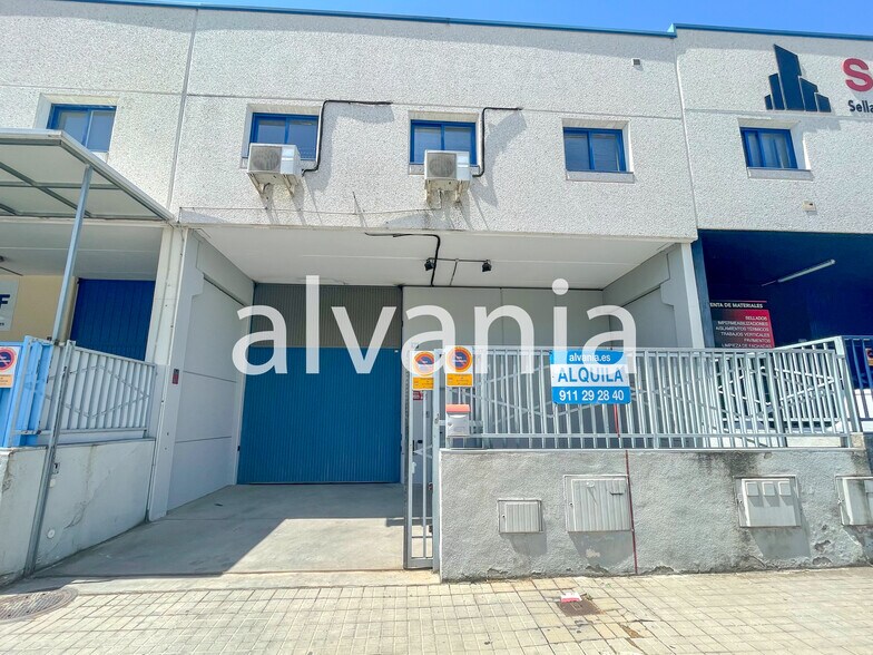 Calle Fisicas, 62, Alcorcón, Madrid à louer - Photo de l’immeuble – Image 1 sur 5