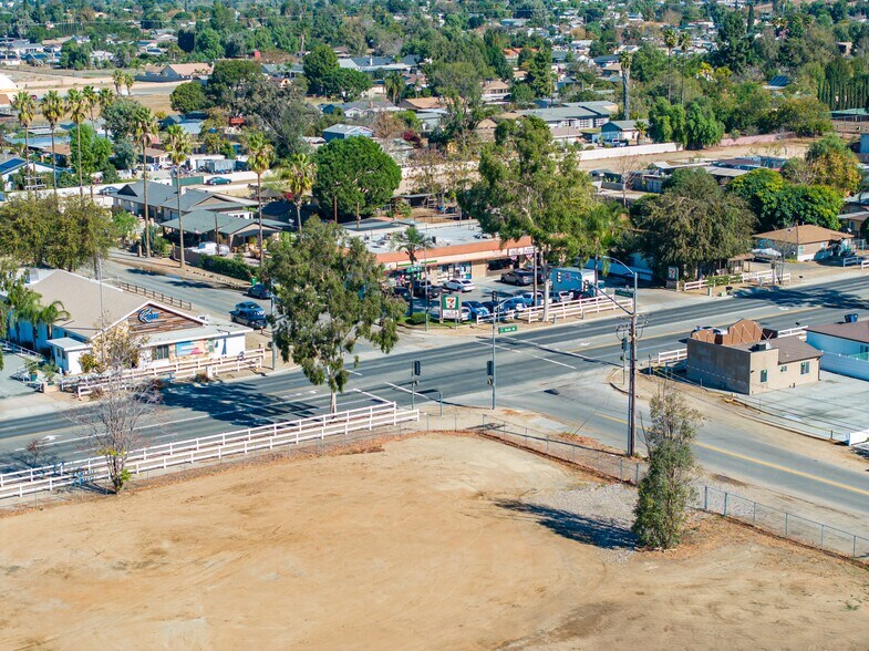 1100 6th St, Norco, CA à vendre - Photo de l’immeuble – Image 3 sur 22