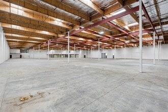 9151 Rehco Rd, San Diego, CA à vendre Photo intérieure– Image 2 sur 9