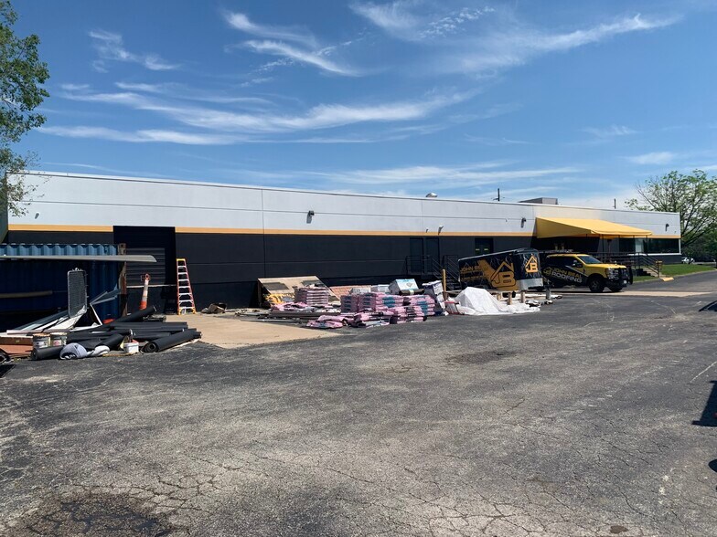 12181 Prichard Farm Rd, Maryland Heights, MO à vendre - Photo de l’immeuble – Image 3 sur 13