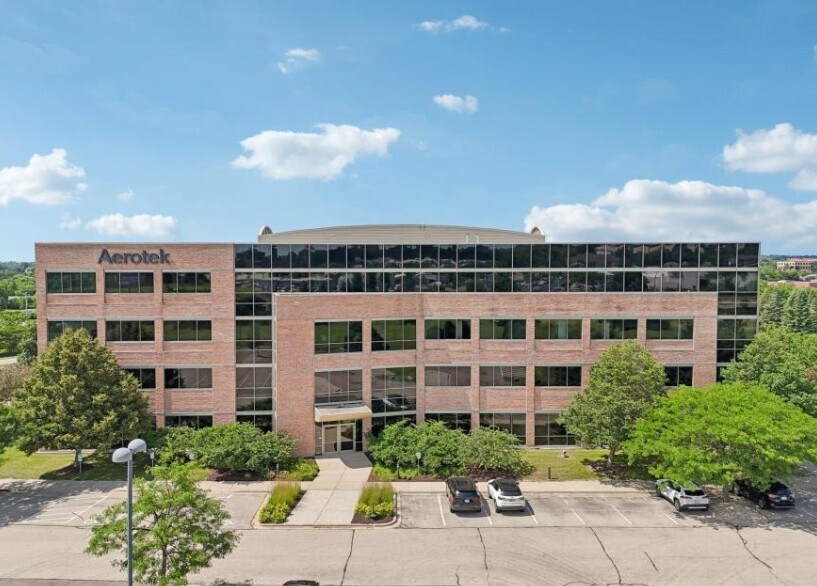 5133 W Terrace Dr, Madison, WI à vendre Photo principale– Image 1 sur 14