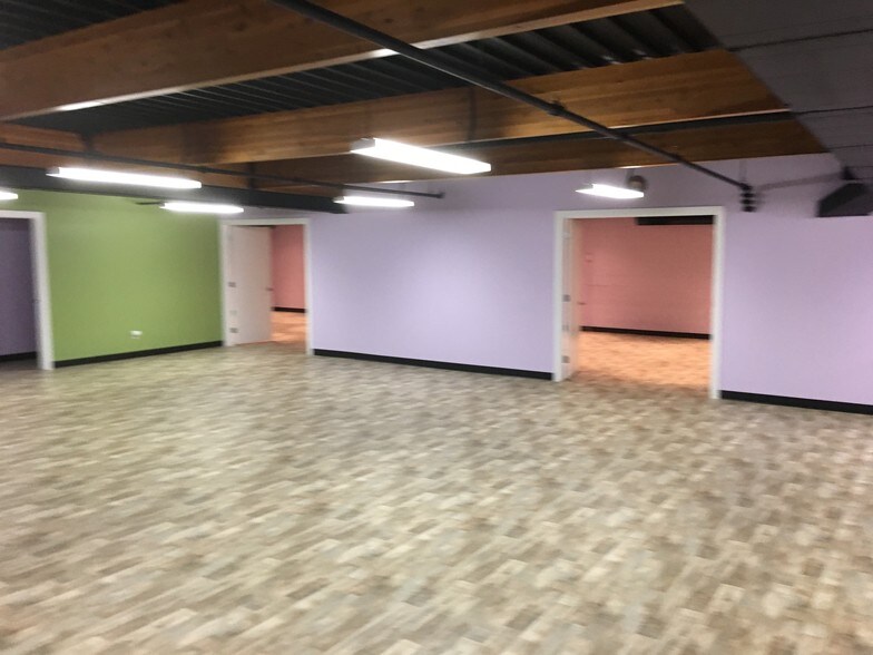 10545 108th St NW, Edmonton, AB à louer - Photo intérieure – Image 3 sur 13